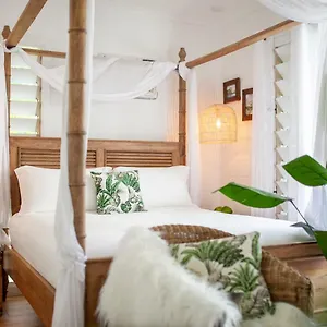 Pandanus Apartment